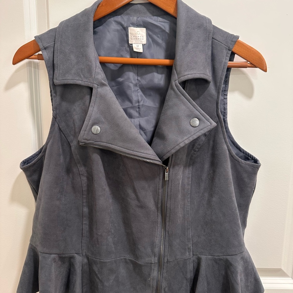 LC Lauren Conrad Gray Suede Vest